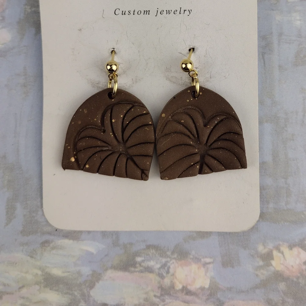 Earrings - Picture 1 of 1